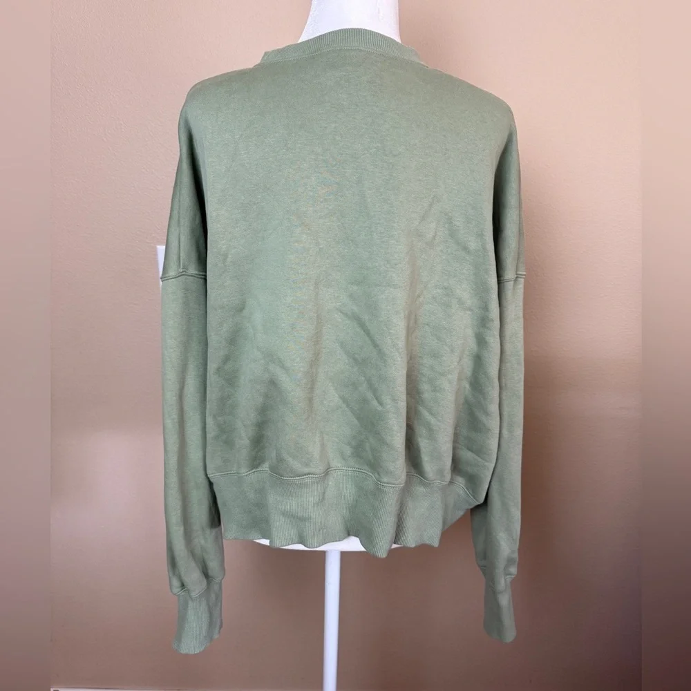 Nike Green Center Swoosh Sweater Size Large